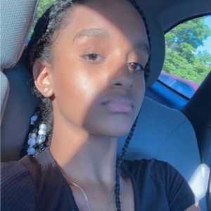 Meet your Posher, Lahia marie